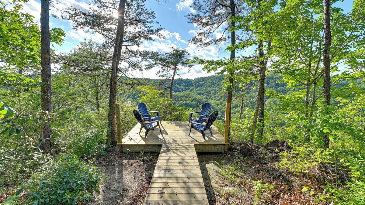 Heidelberg Cabin | Cozy Beattyville Cabin w/Fire Pit & Hot Tub