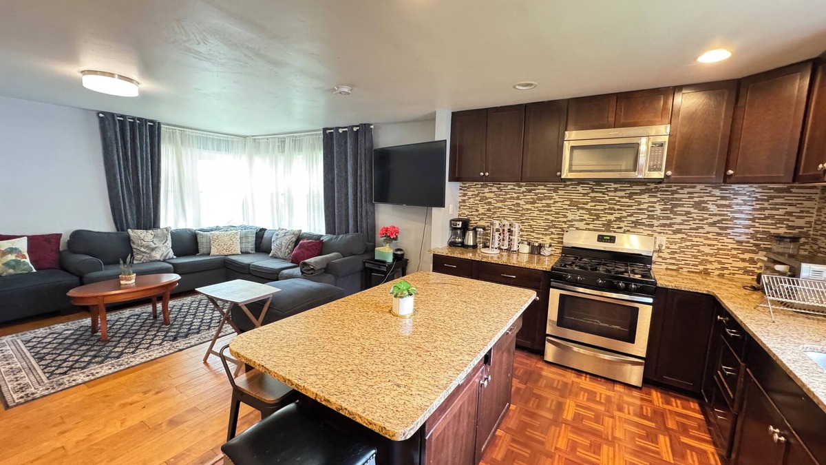 Seminary Hill House | COZY Beautiful Entire House in Alexandria