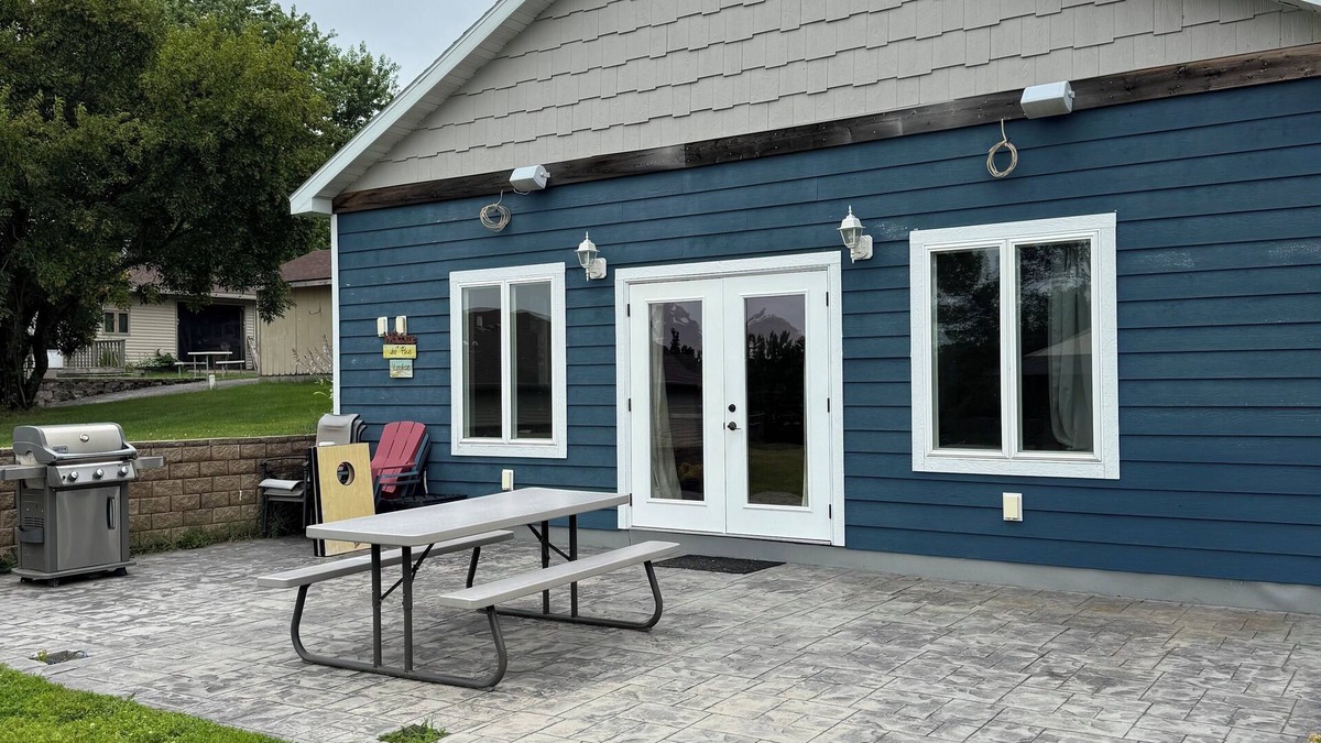 Alexandria Cabin | Cozy, beautiful, family friendly, 3-bedroom, newly built cabin on Lake Latoka