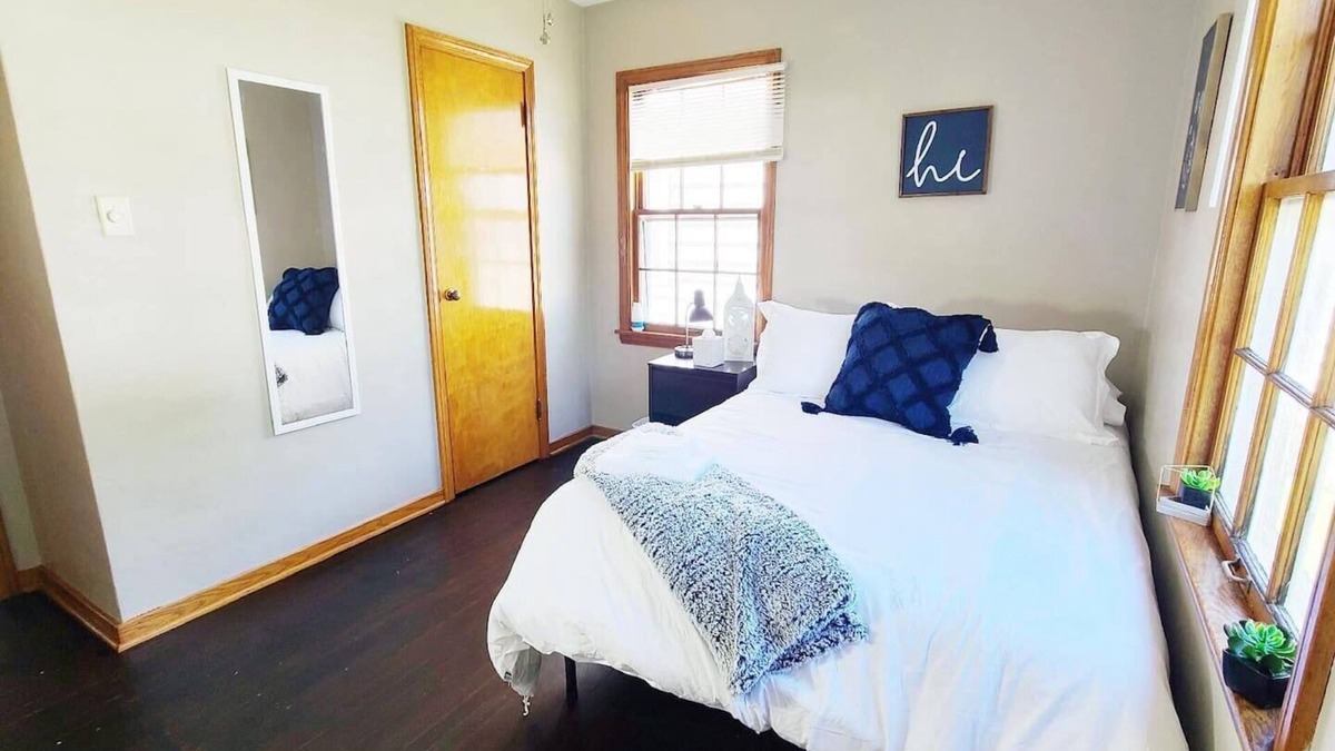 Fort Wayne House | Cozy bedroom B in cute neighbourhood W Free Wi-Fi