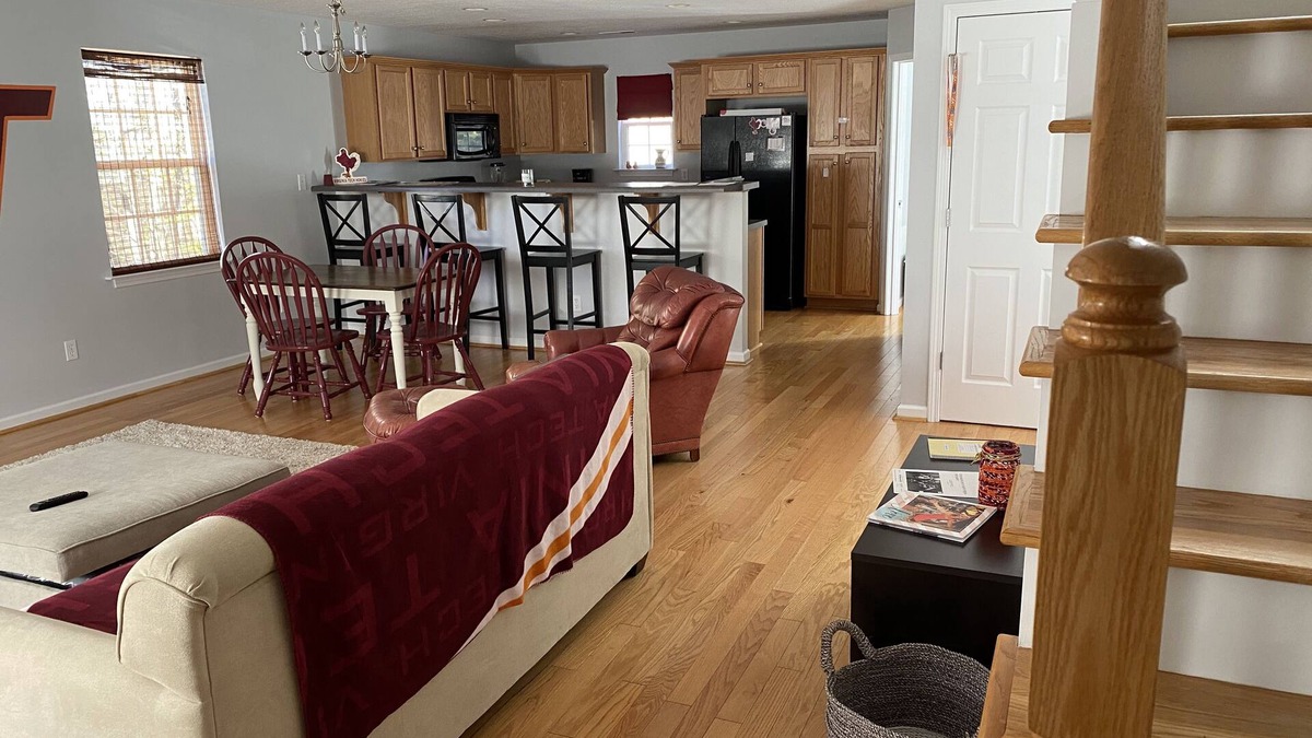 Blacksburg House | Cozy Blacksburg home - two miles from downtown!