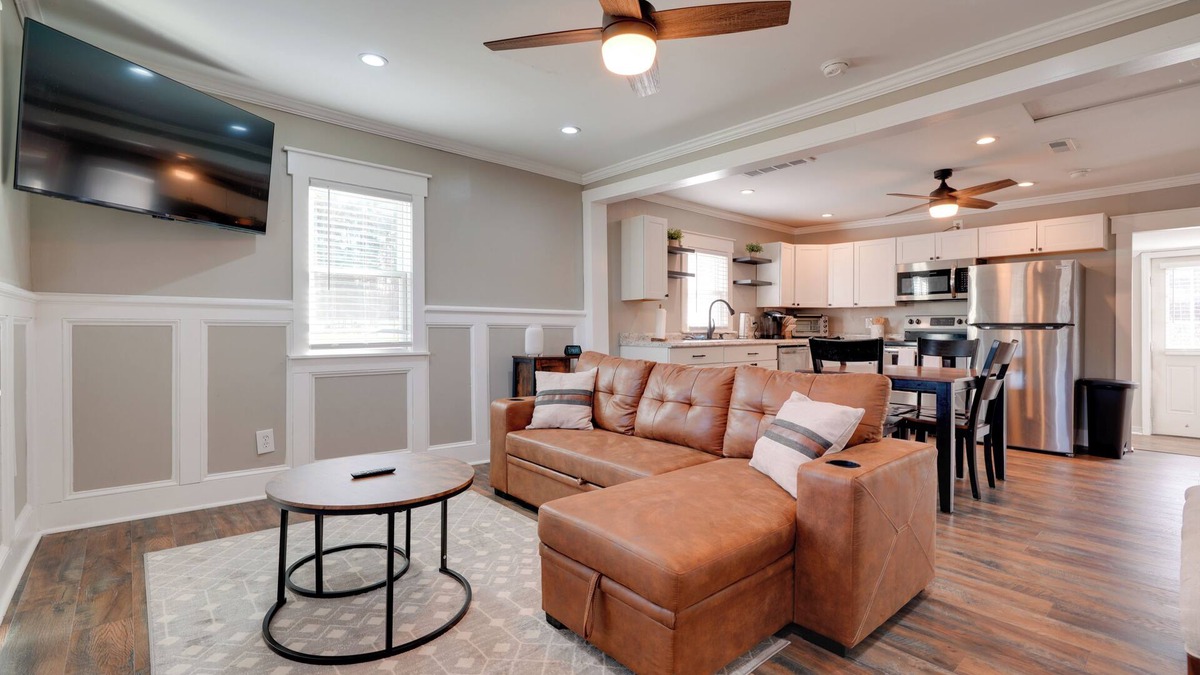 Blackstone House | Cozy Blackstone Getaway < 2 Mi to Downtown!