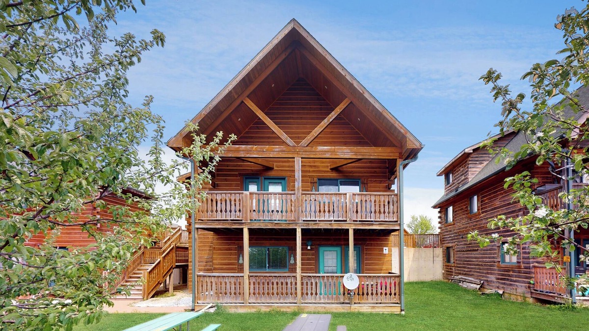 Warrens Cabin | Cozy Blue 2 bedroom cabin in enchanting Warrens, Unit B