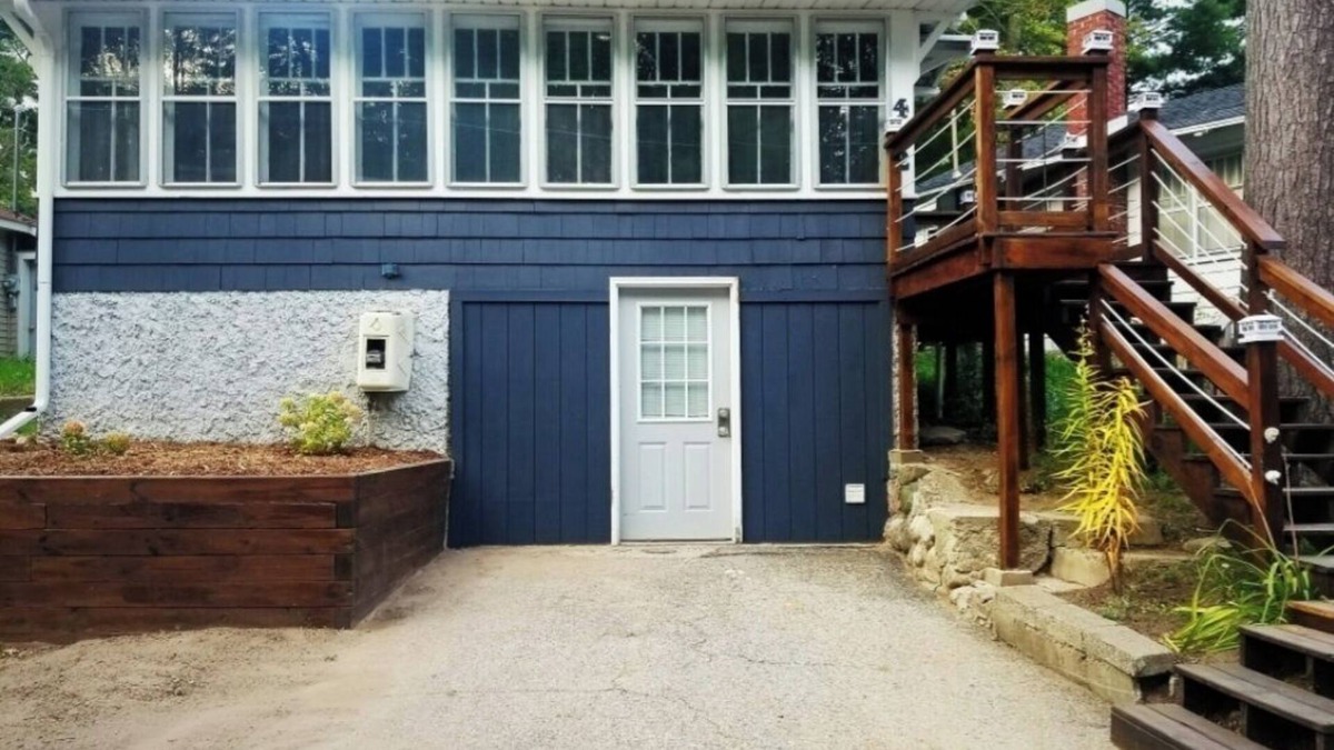 Greenville Cottage | Cozy Blue Cottage With Access To All Sports Lake.