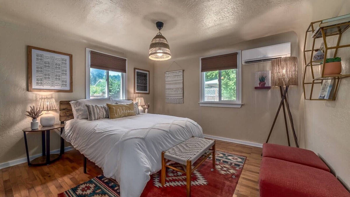 Harlow House | Cozy Boho Bungalow in Eugene!