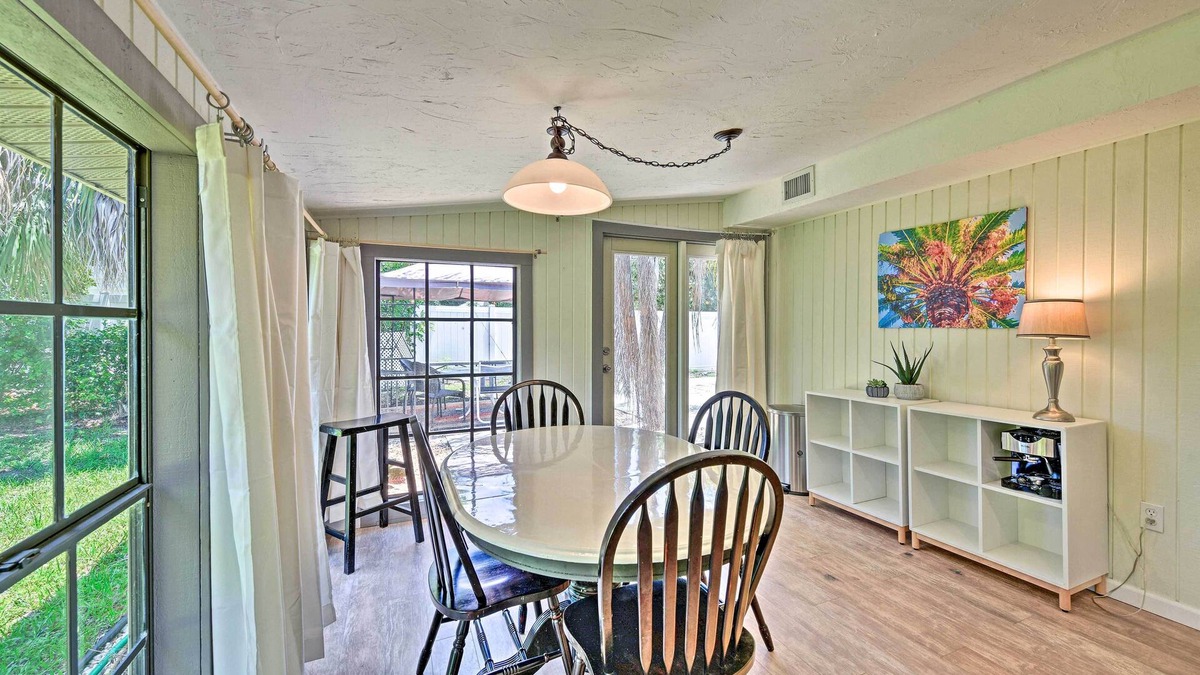 Bradenton Cottage | Cozy Bradenton Cottage w/Grill - 6 Miles to Beach