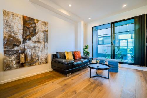 Belmont House | Cozy Brand New 2 Bedrooms Close to Takapuna Beach