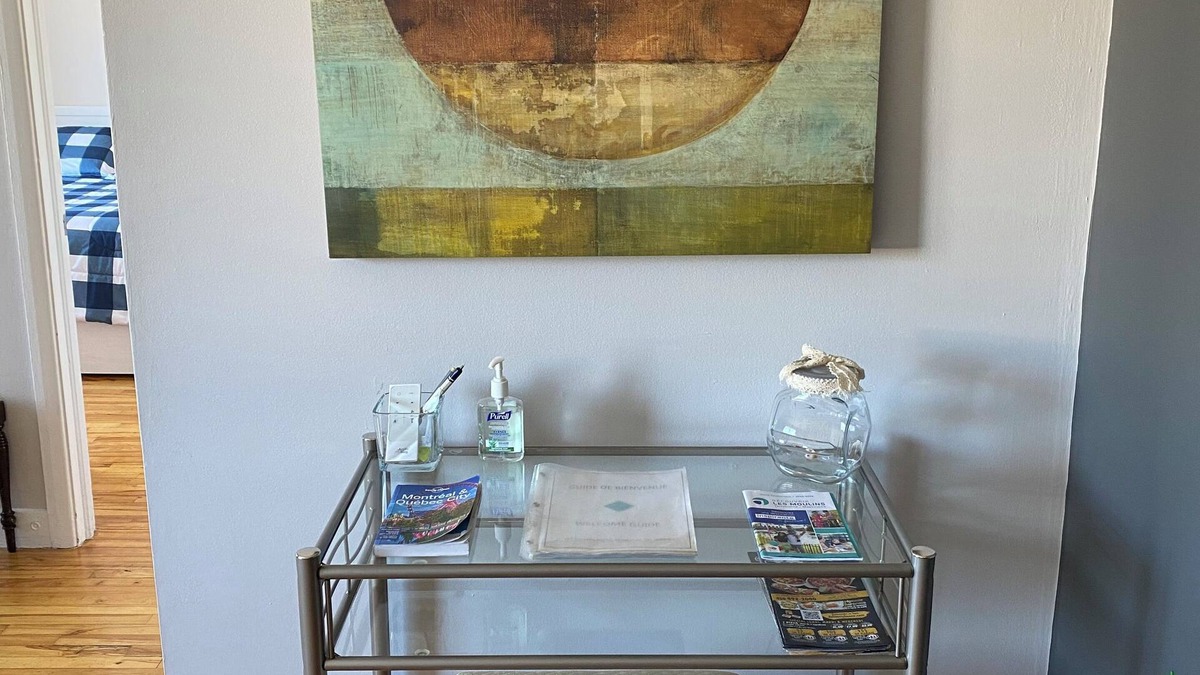 Terrebonne Apartment | Cozy & Bright Apartment in the Historic city of Old Terrebonne