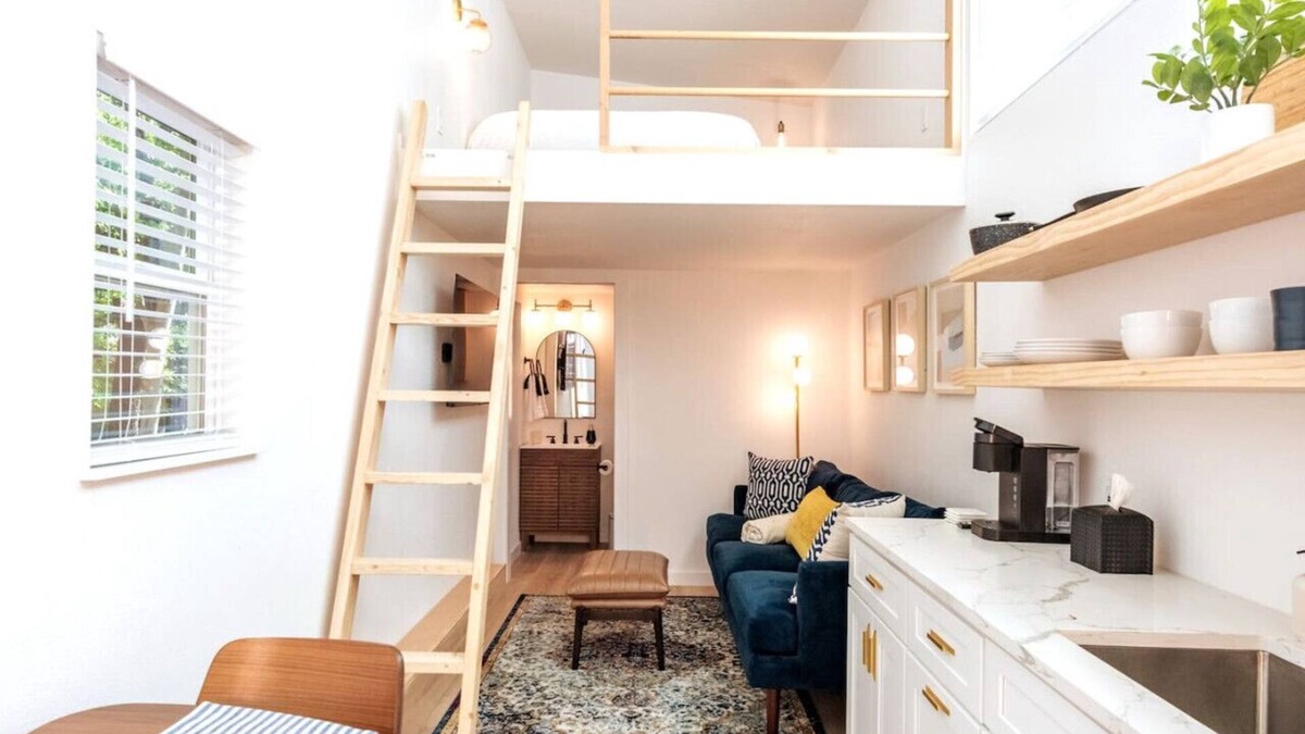 Blackshear-Prospect Hill House | Cozy & Bright Mid-Century Gem in Eastside Action!