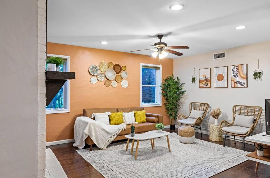 Loring Heights Apartment | Cozy Buckhead Suite - great area, free easy parking, near shops and restaurants