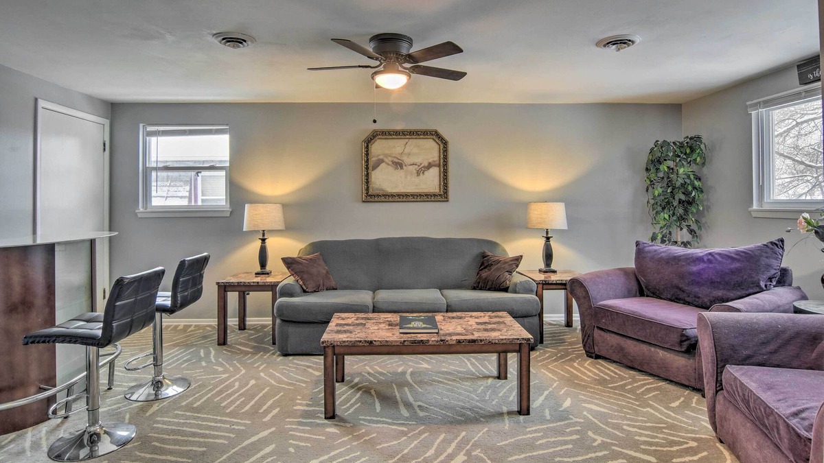 Amherst Apartment | Cozy Buffalo Abode ~ 21 Mi to Niagara Falls!