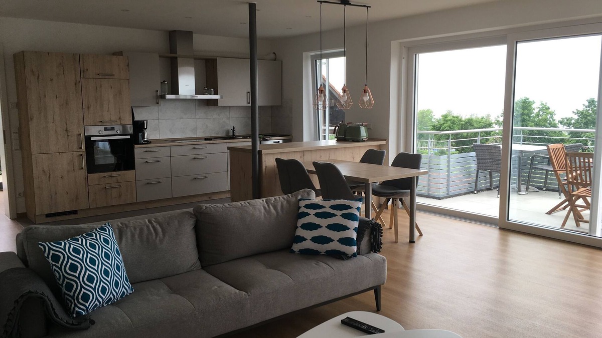 Hagnau House | Cozy bungalow with a fantastic panoramic view of the Alps and the lake.