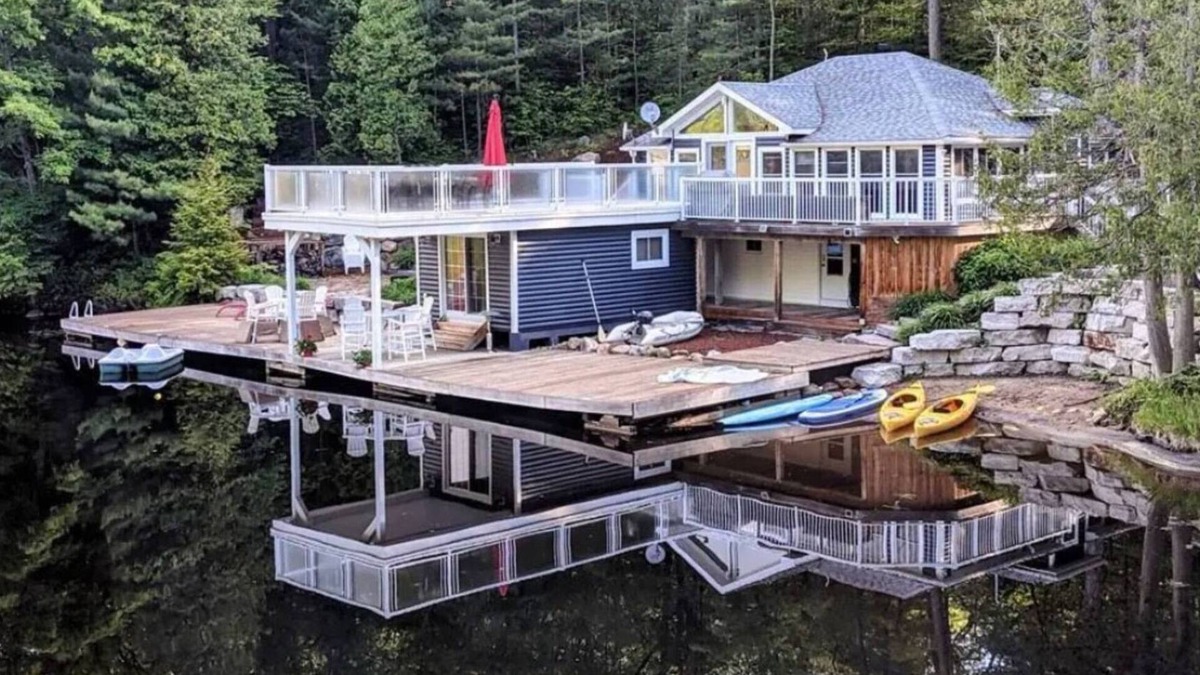 Torrance House | Cozy bungalow in quiet bala bay on lake muskoka. Muskoka Lake