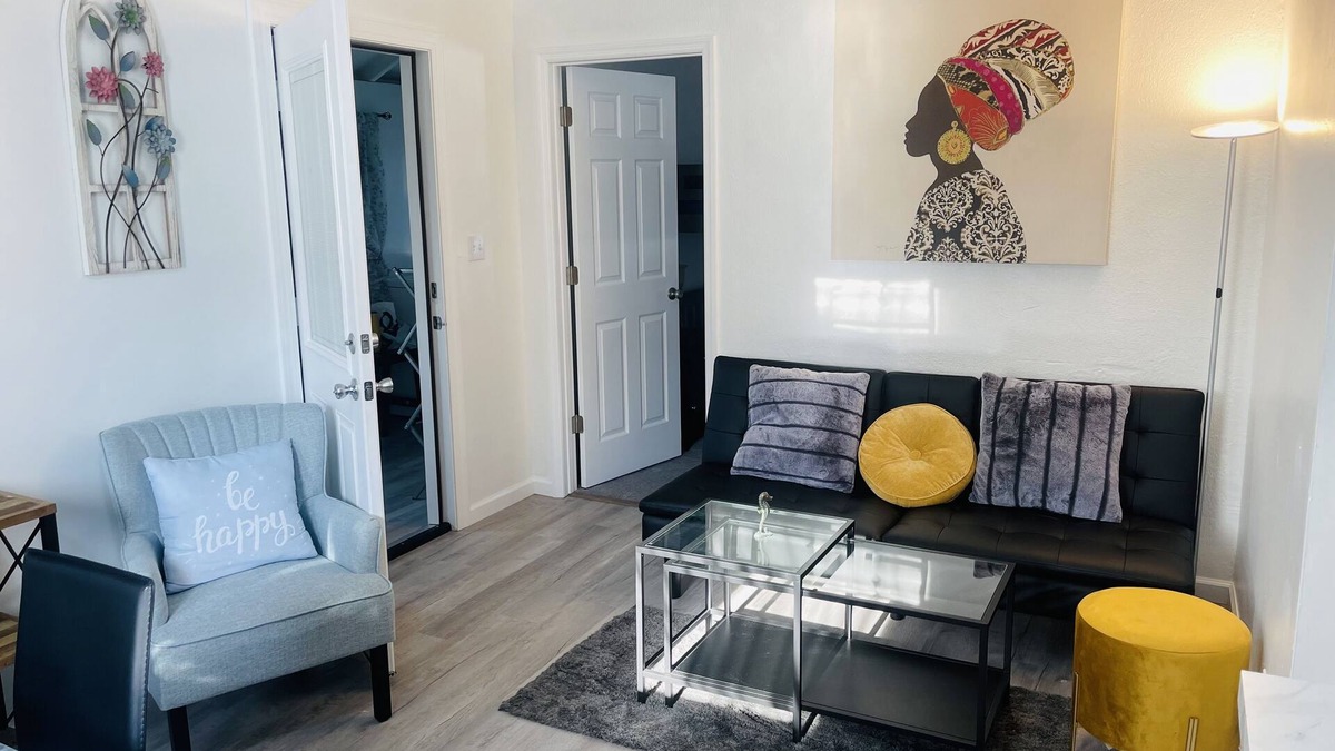 Kingston House | Cozy Bungalow in Daytona Beach