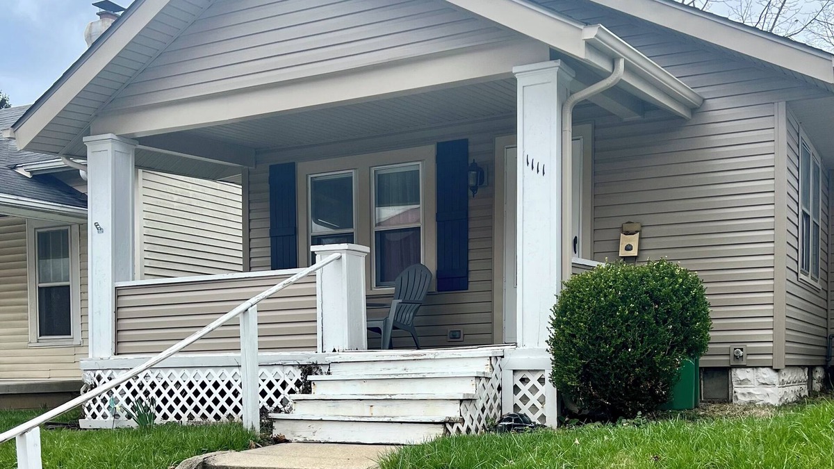 Springfield House | Cozy Bungalow near downtown and Wittenberg
