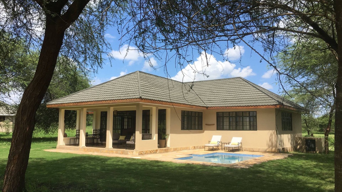 Arusha House | Cozy bungalow on prestigious golf and wildlife estate in Tanzania