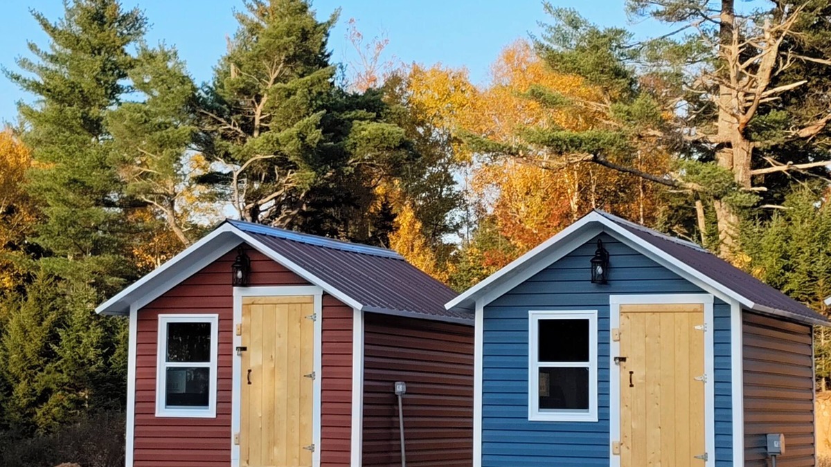Smiths Corner Cabin | Cozy Bunkie Cabin(dbl bed with dbl Bunkie bed) close to lakes,zipline &vineyards