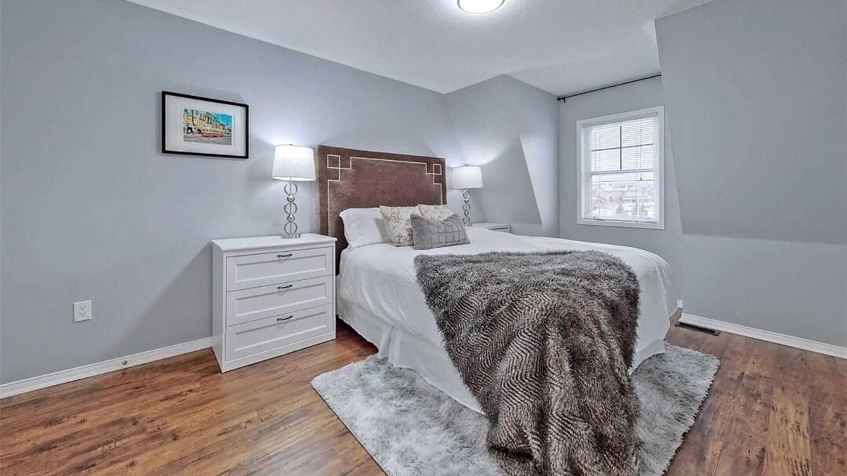 Bradford House | Cozy 1-bedroom with private washroom in a house