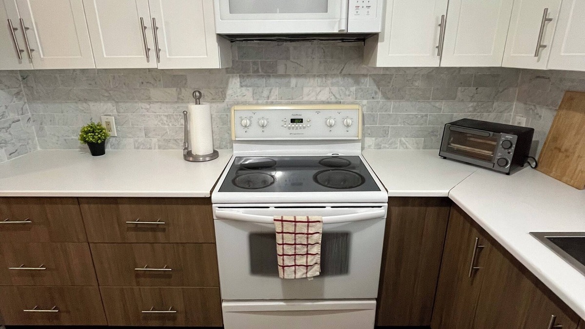 Salaberry De Valleyfield House | Cozy Private Stay In Valleyfield – Perfect for All Travelers