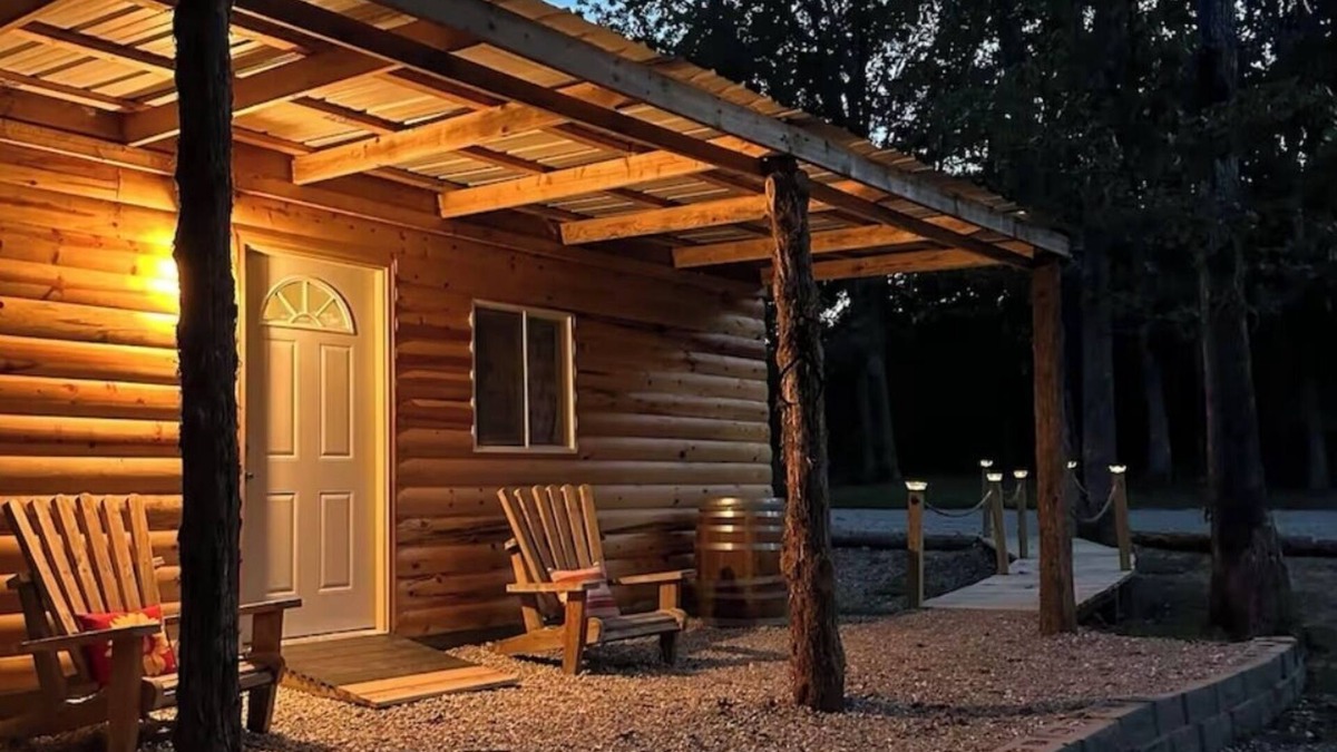 Duke Cabin | Cozy cabin 10 miles from ft wood pond view fire pit one room 2 comfy beds.