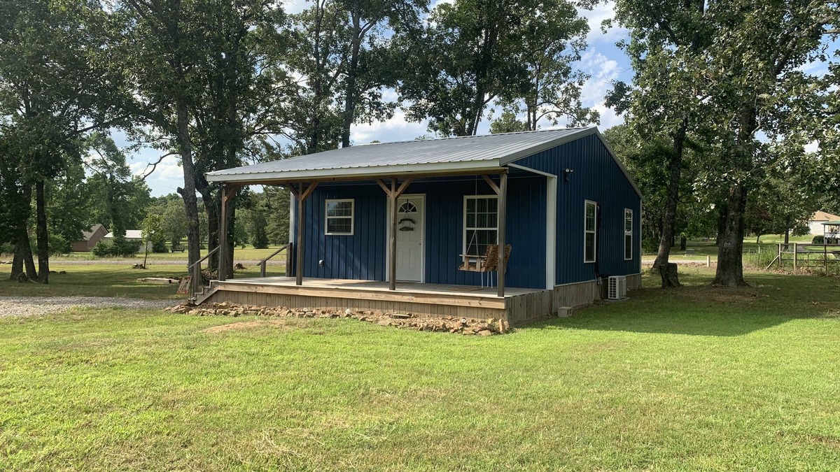 Wilburn Cabin | Cozy cabin 2 miles from Little Red River world renowned trout fishing
