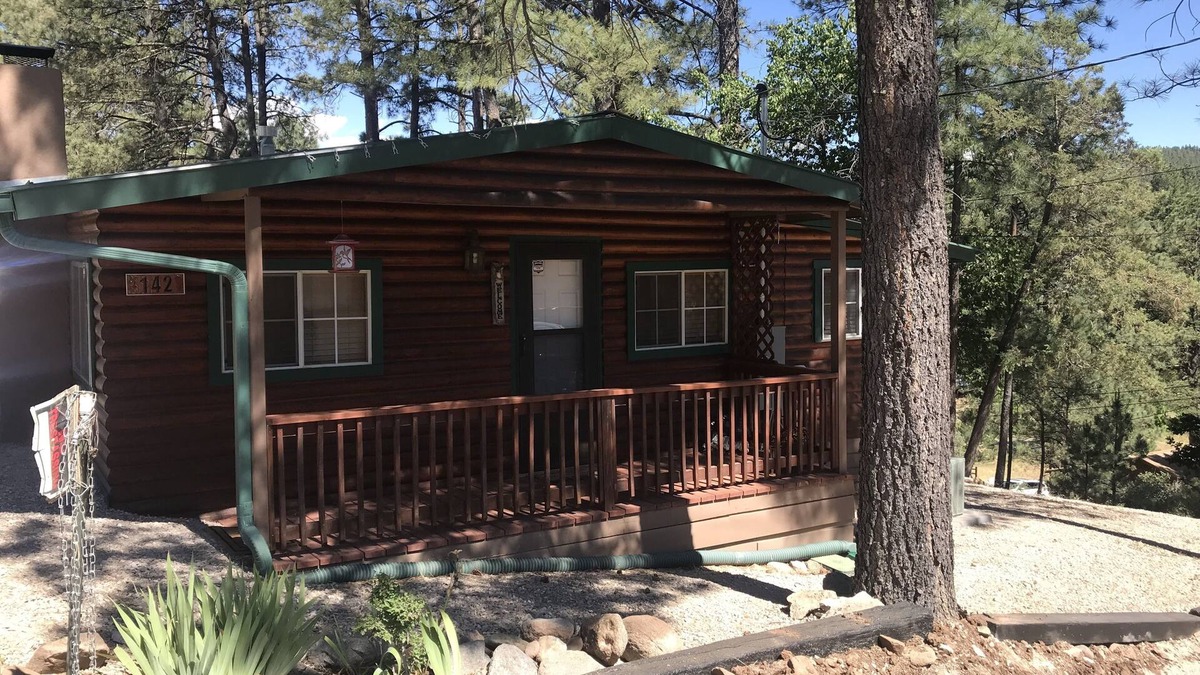 Ruidoso Cabin | COZY CABIN, 2Br/1Ba Central Air/Heat, 6 PRS HOT TUB