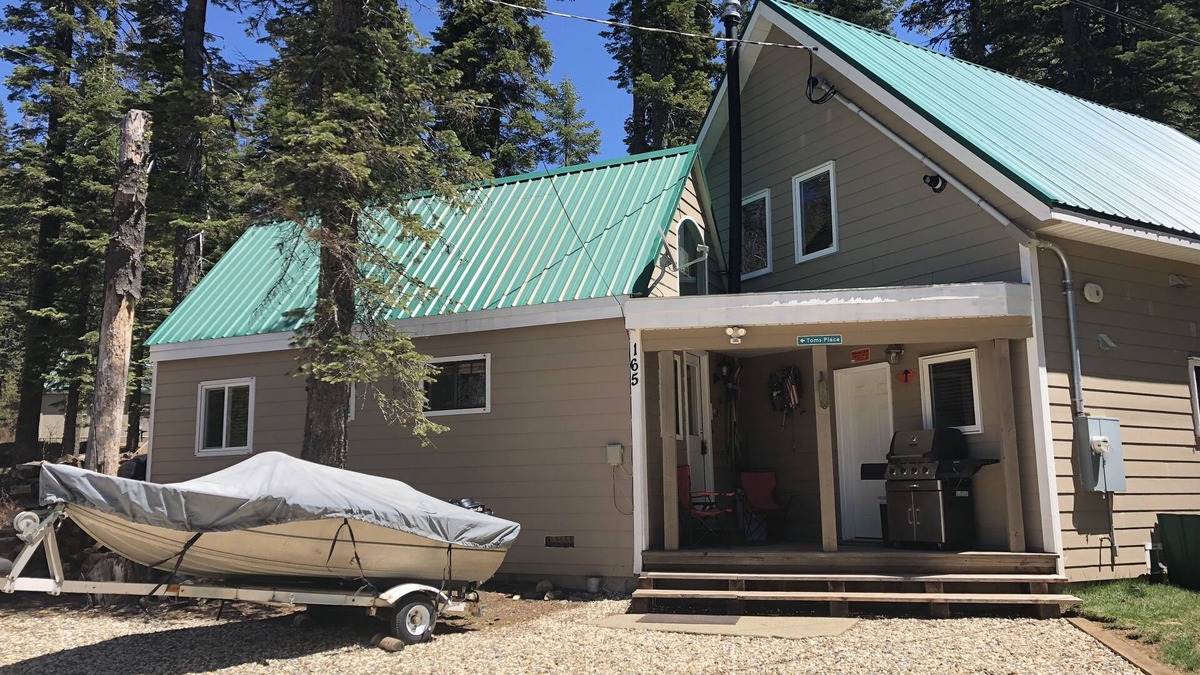 Bucks Lake Cabin | Cozy cabin at beautiful Bucks Lake, across road from lake. Recently remodeled.