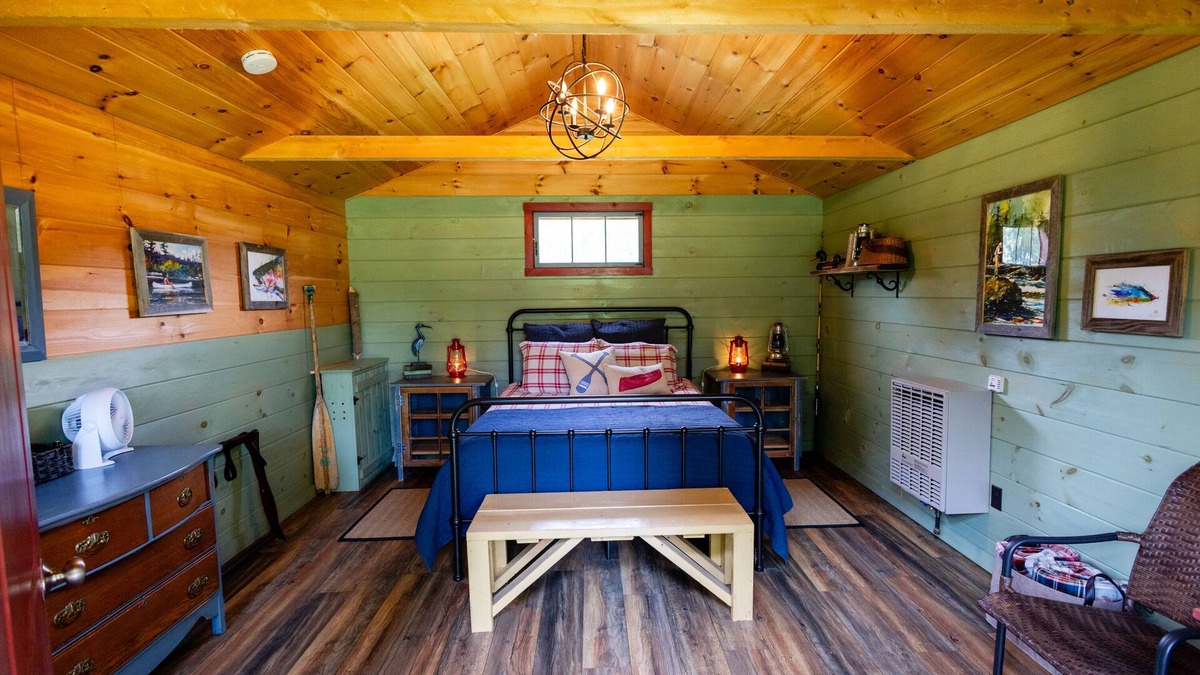 Turner Bed & Breakfast | Cozy Cabin at Farm Bed and Breakfast in Maine