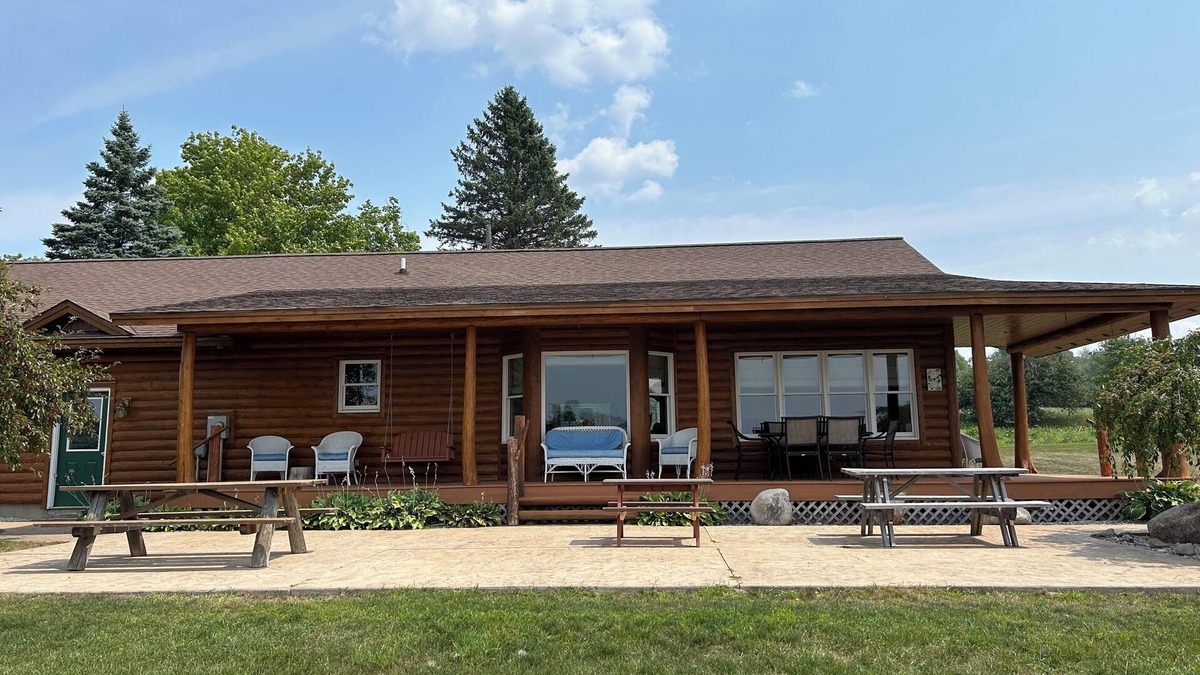 Boyne Falls Cabin | Cozy cabin. Boyne Falls, MI. Pet friendly. Sleeps 10. Full amenities. Views.