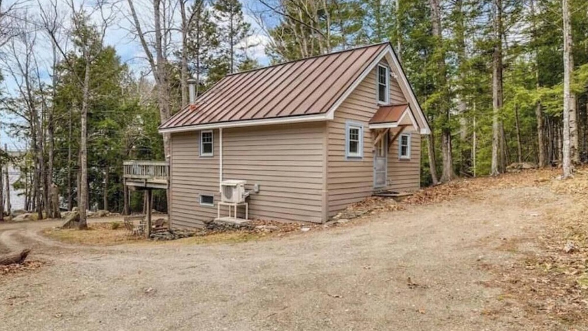 Holden Cabin | Cozy Cabin by the Lake