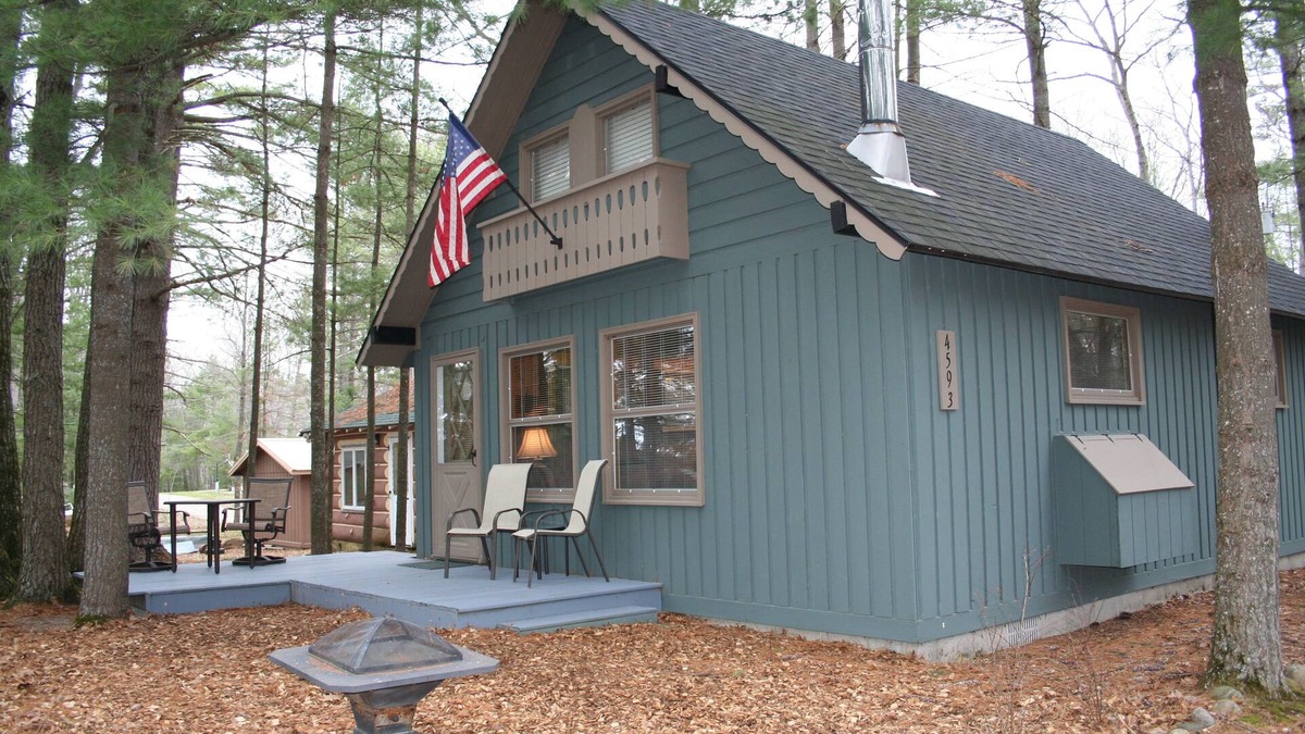 Lewiston Cottage | Cozy Cabin by the Lake