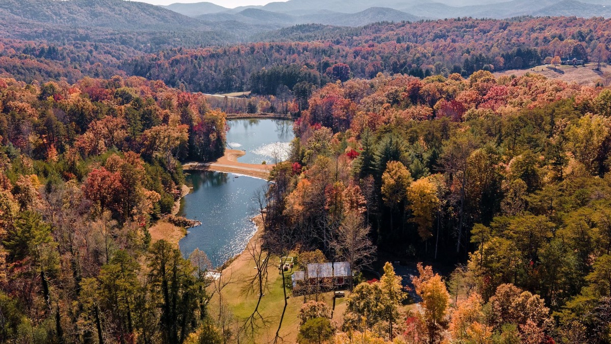 Morganton Cabin | Cozy cabin calls! Hurry, August dates fading fast!