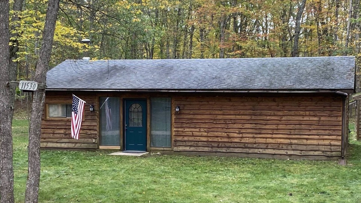 Irons Cabin | Cozy Cabin- Close to all up North activities! Cabin in Irons.