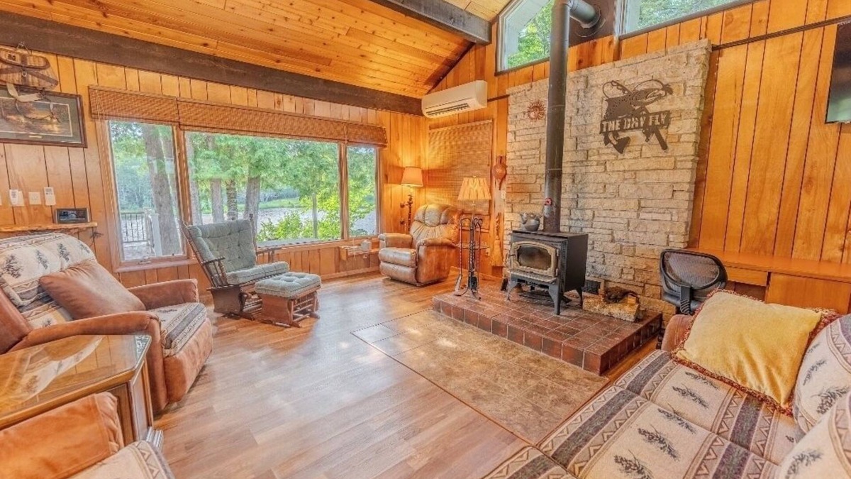 Cornell Cabin | Cozy cabin close to little bay de noc. Located on legendary trout waters