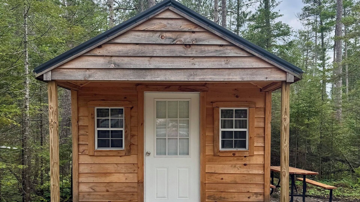 Drummond Island Cabin | Cozy cabin close to trails!