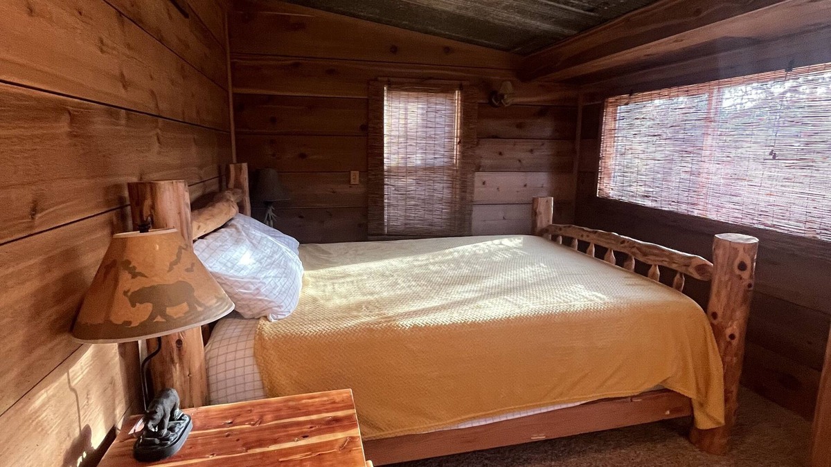 Golden Cabin | Cozy cabin close to the lake