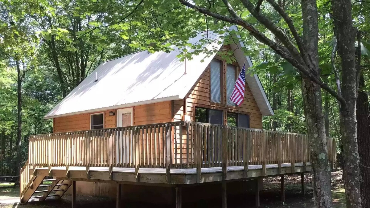 Berkeley Springs Cabin | Cozy Cabin Cozy Cabin in the Woods - Near Cacapon Park & Berkeley Springs.