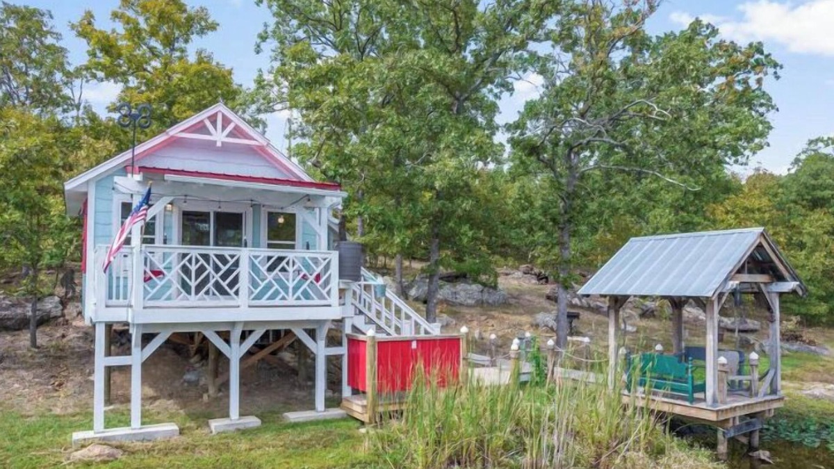 Jenks Cabin | Cozy Cabin, firepit, with 10 acres to roam, private pond and Dock, s’more’s