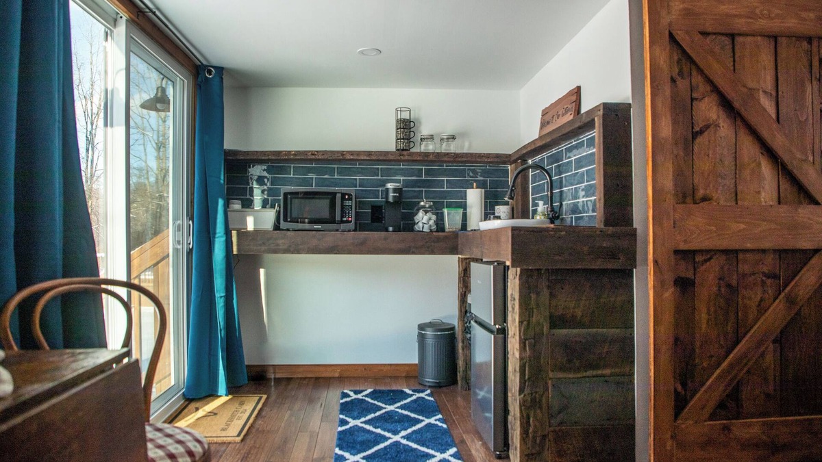 Montgomery Cabin | Cozy Cabin Gateway I 1.5 Acres w. Pool & Firepit