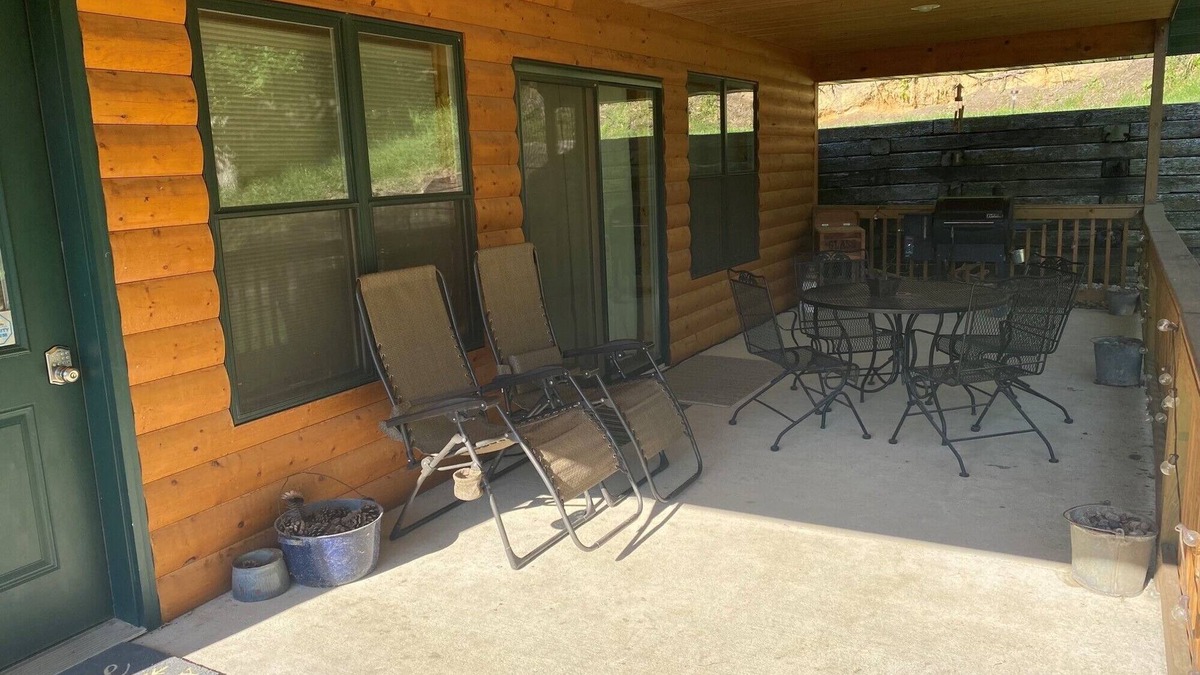 Crofton Cabin | Cozy Cabin get away - walking distant to beach