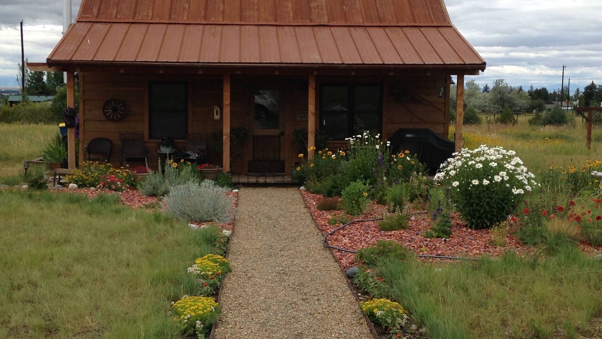 Bozeman Cabin | Cozy cabin in a beautiful mountain valley close to hiking, golf, airport