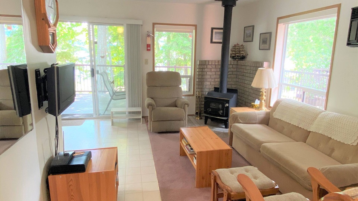Sicamous Cabin | Cozy Cabin in Buena Vista Resort w/Boat Slip, Beach/Lake Access, Kayaks, Park.