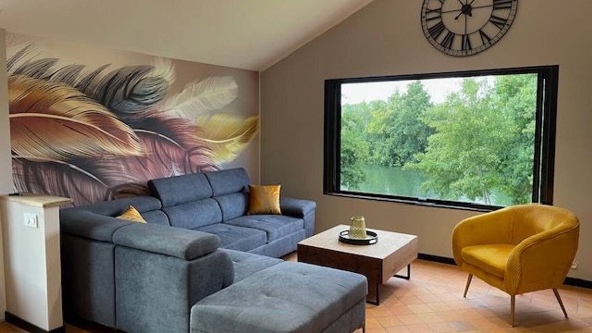 La Fleche Cottage | Cozy cabin in La Flèche with terrace and river view