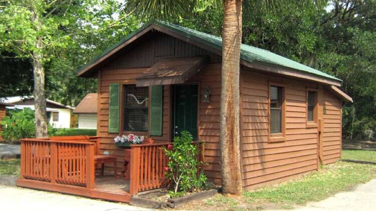 Lake Panasoffkee Cabin | Cozy Cabin in riverfront resort