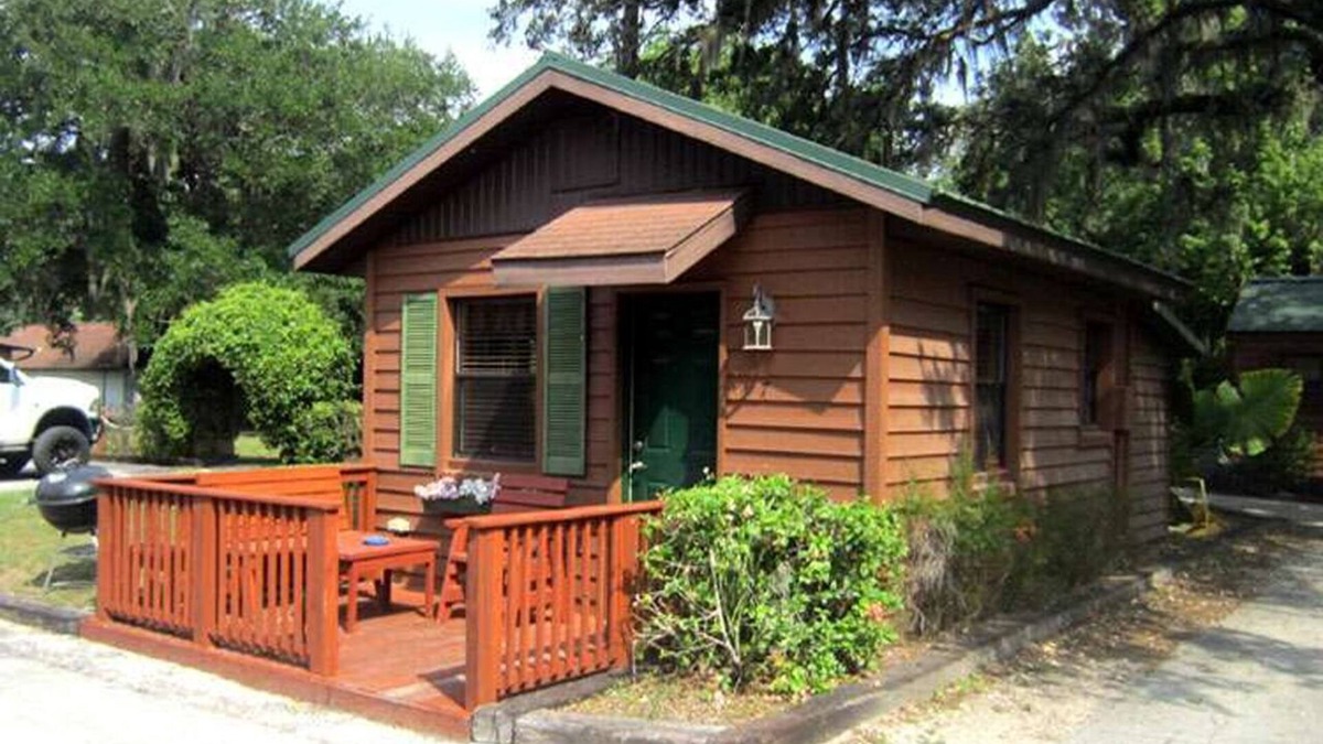 Lake Panasoffkee Cabin | Cozy Cabin in riverfront resort