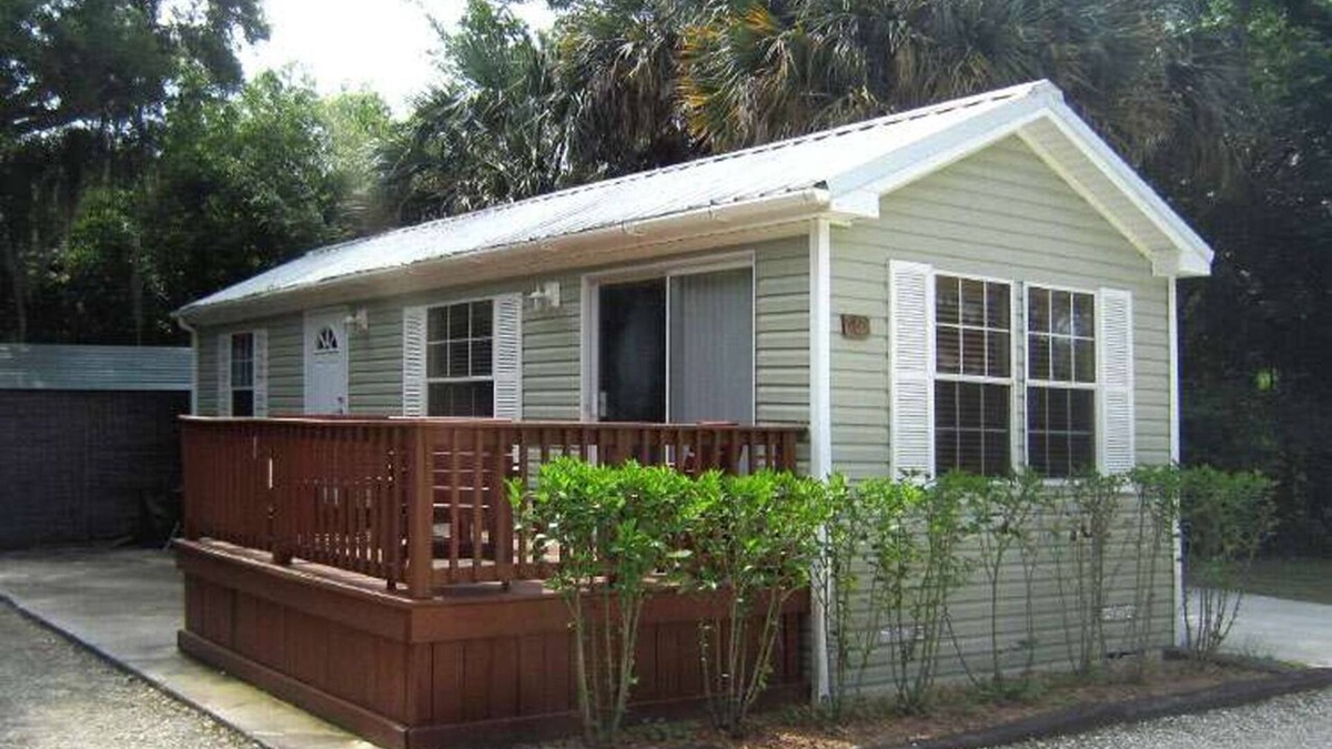 Lake Panasoffkee Cottage | Cozy Cabin in riverfront resort