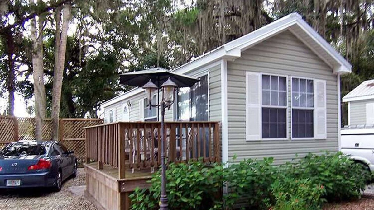Inverness Cottage | Cozy Cabin in riverfront resort
