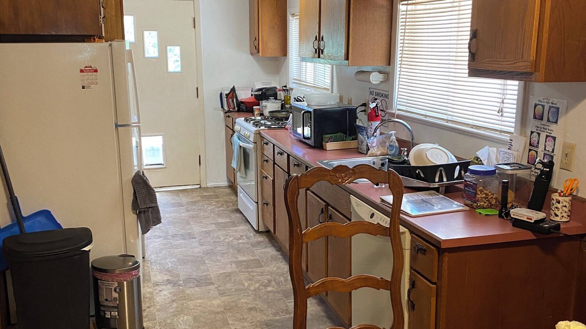 Klamath Lake Cabin | Cozy cabin in serene Rocky Point near Klamath Lake