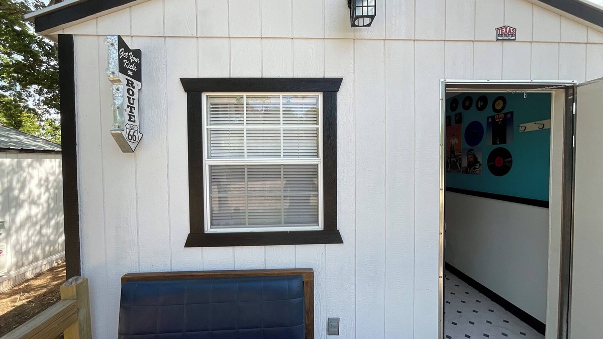 Thackerville Cabin | Cozy cabin in soothing Thackerville with AC, WiFi 1 mile and 1/4 from WINN STAR.