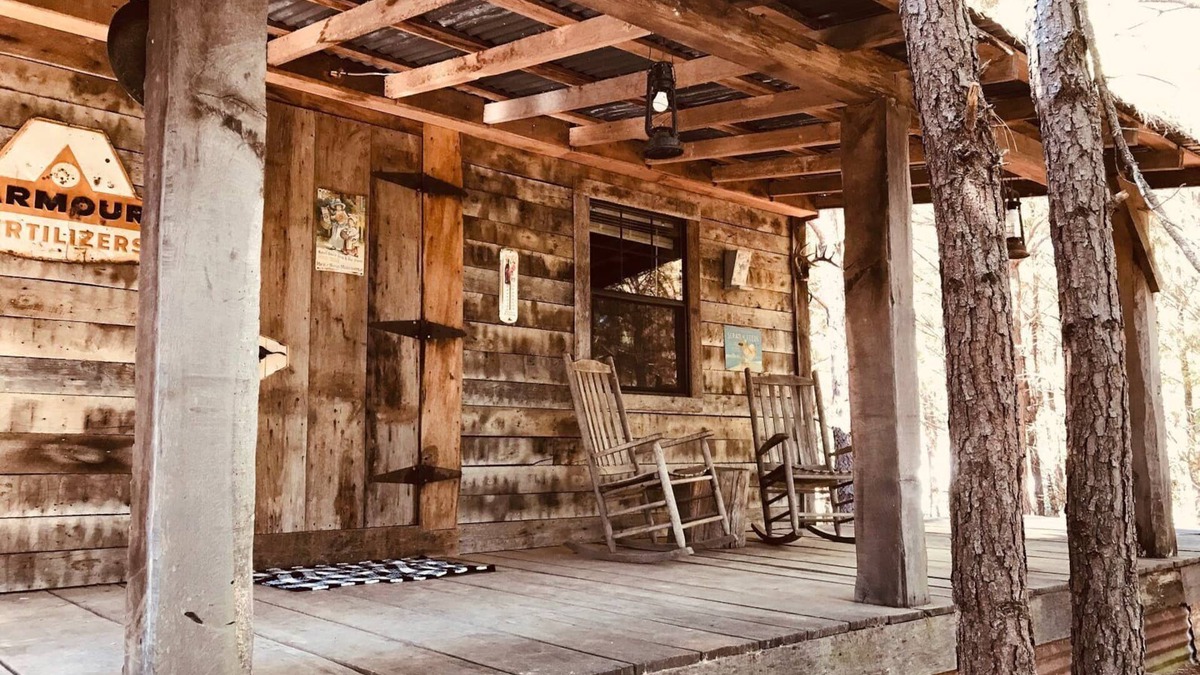 Eustace Cabin | Cozy Cabin in the woods at Bluegill Lake Cabins